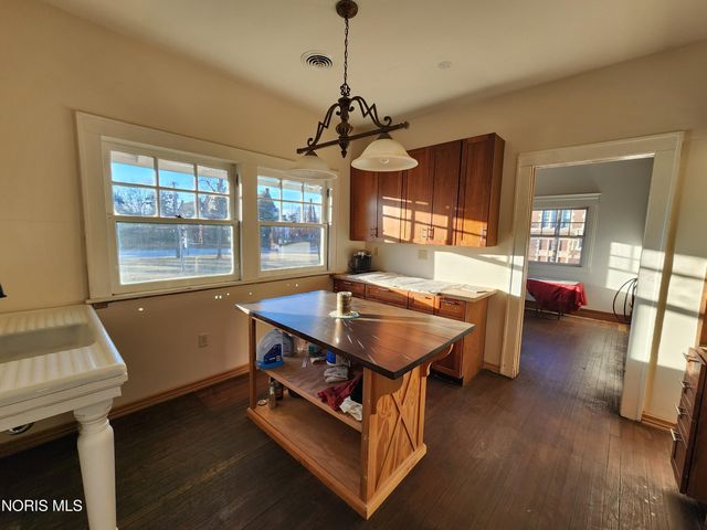 424 Winthrop Street, Toledo, OH 43620