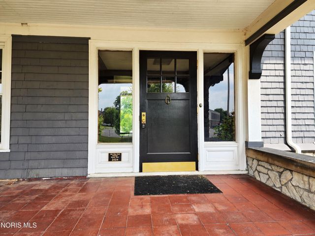 424 Winthrop Street, Toledo, OH 43620