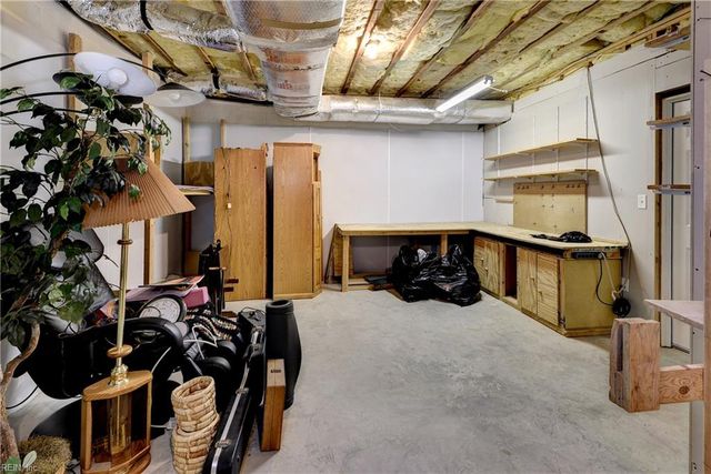 109 Wolf CRK, Williamsburg, VA 23188