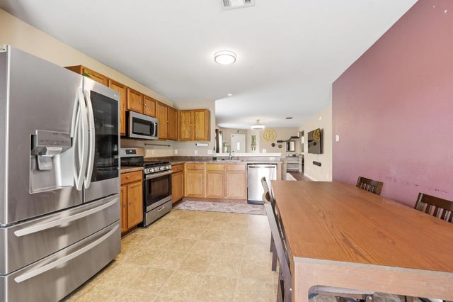 17912 Honey Locust LN, Elgin, TX 78621