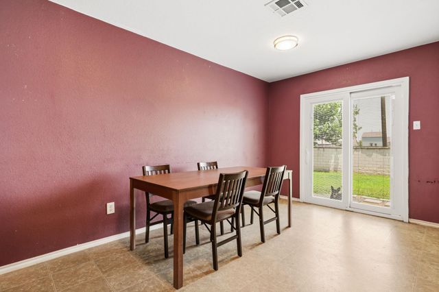 17912 Honey Locust LN, Elgin, TX 78621