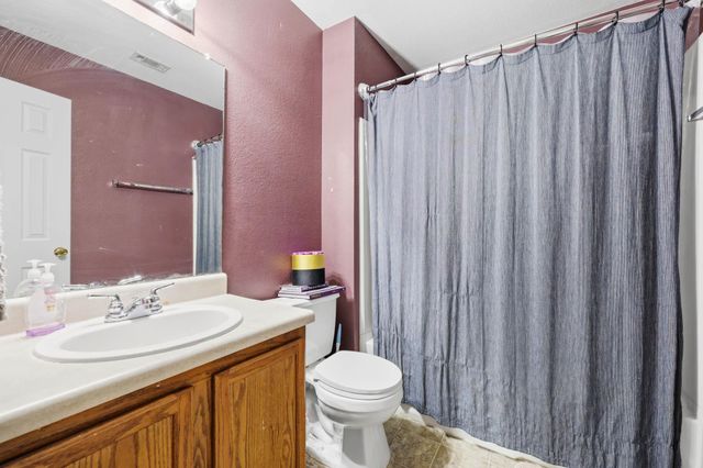 17912 Honey Locust LN, Elgin, TX 78621