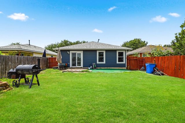 17912 Honey Locust LN, Elgin, TX 78621