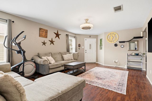 17912 Honey Locust LN, Elgin, TX 78621