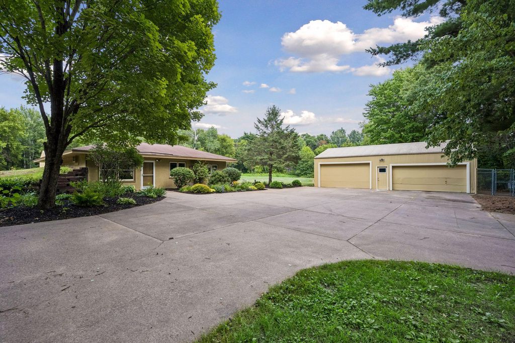16425 Petersburg Street NE, Ham Lake, MN 55304