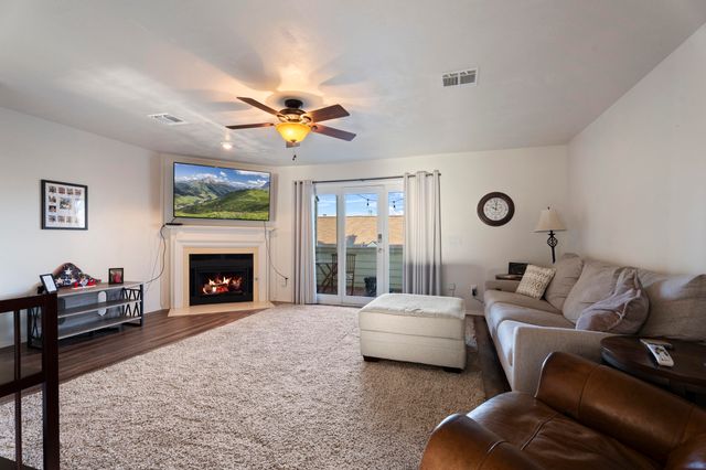 31990 S 624 Place B3, Grove, OK 74344