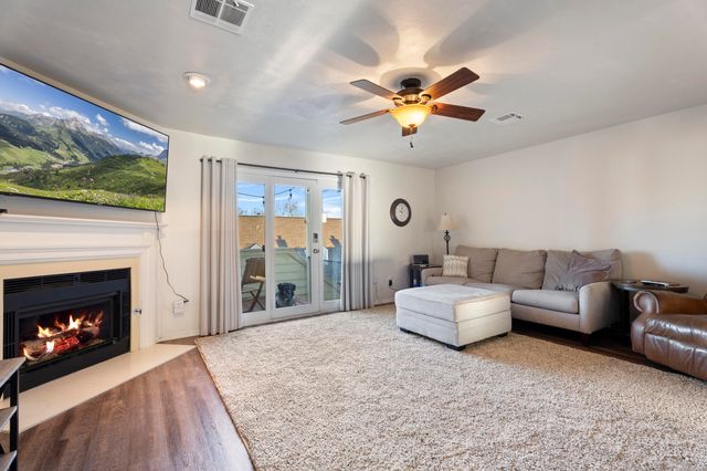 31990 S 624 Place B3, Grove, OK 74344