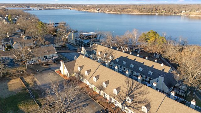 31990 S 624 Place B3, Grove, OK 74344