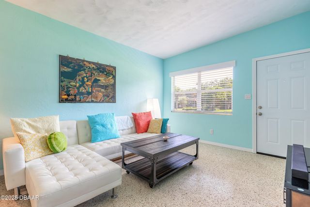 2 Ronnie Circle, Holly Hill, FL 32117