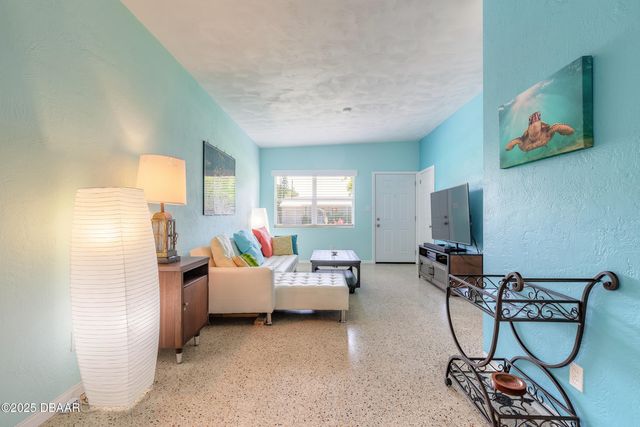 2 Ronnie Circle, Holly Hill, FL 32117