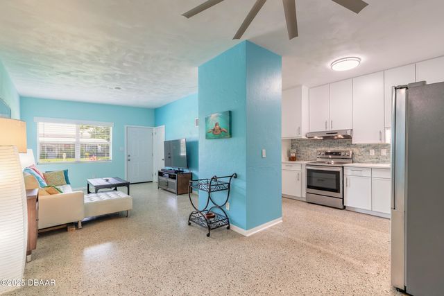 2 Ronnie Circle, Holly Hill, FL 32117