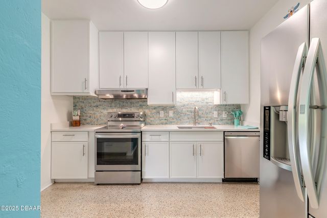 2 Ronnie Circle, Holly Hill, FL 32117