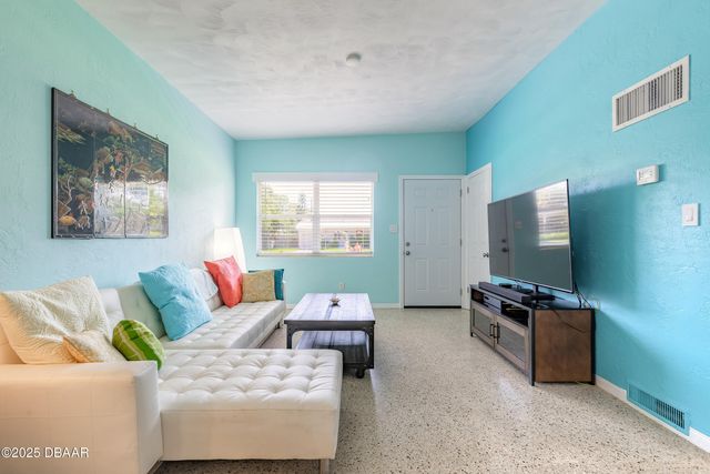 2 Ronnie Circle, Holly Hill, FL 32117