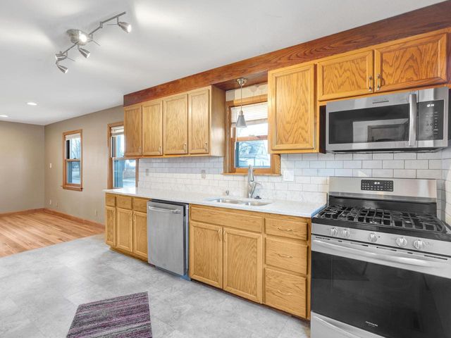 1502 E Tripoli AVENUE, Milwaukee, WI 53207