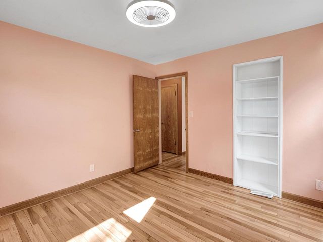 1502 E Tripoli AVENUE, Milwaukee, WI 53207