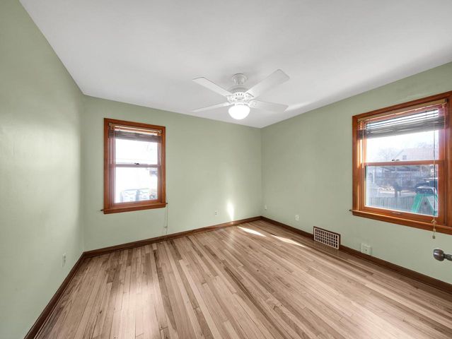 1502 E Tripoli AVENUE, Milwaukee, WI 53207