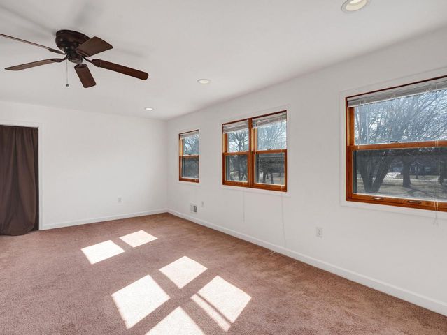 1502 E Tripoli AVENUE, Milwaukee, WI 53207