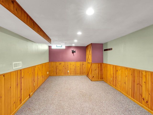 1502 E Tripoli AVENUE, Milwaukee, WI 53207