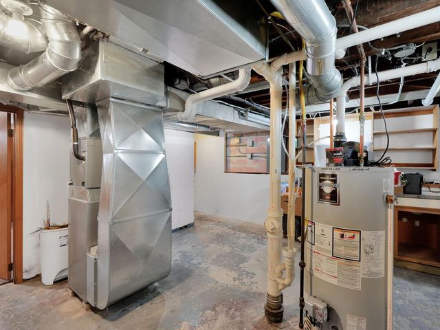 1502 E Tripoli AVENUE, Milwaukee, WI 53207