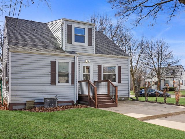 1502 E Tripoli AVENUE, Milwaukee, WI 53207