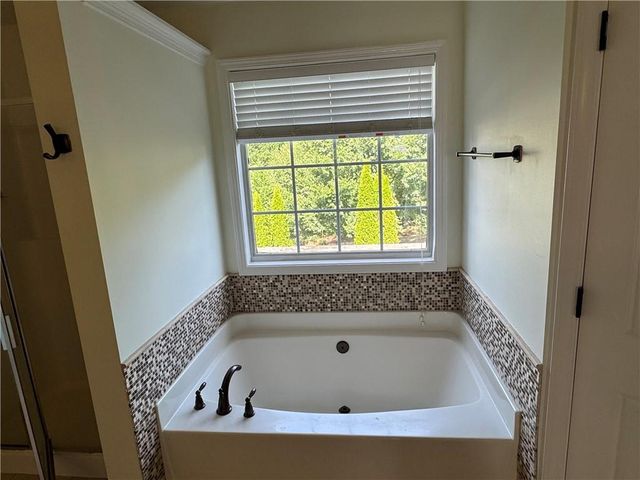 2908 Belfaire Lake Drive, Dacula, GA 30019
