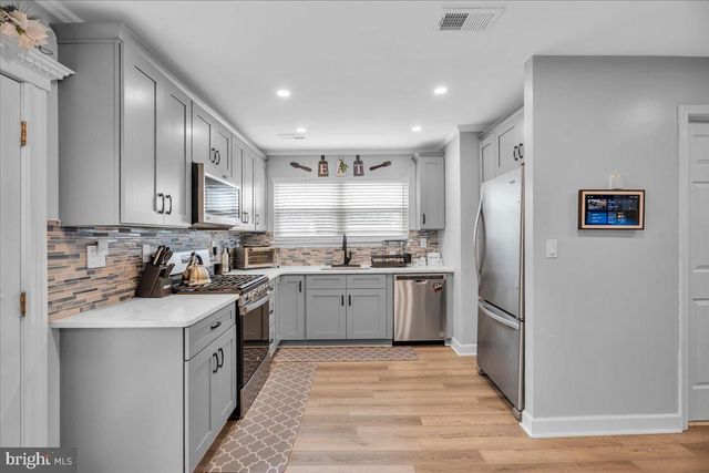 16 FOMALHAUT CT, Blackwood, NJ 08012