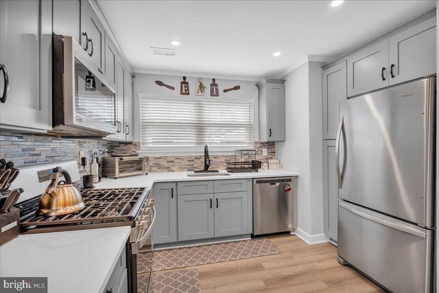 16 FOMALHAUT CT, Blackwood, NJ 08012