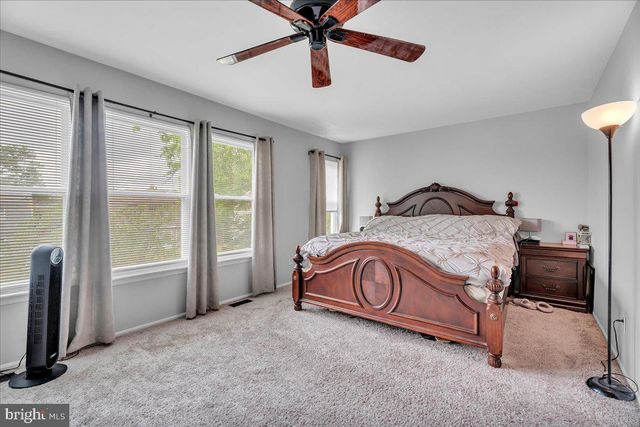 16 FOMALHAUT CT, Blackwood, NJ 08012