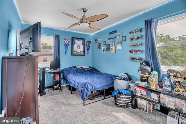 16 FOMALHAUT CT, Blackwood, NJ 08012
