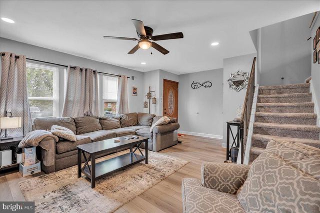 16 FOMALHAUT CT, Blackwood, NJ 08012