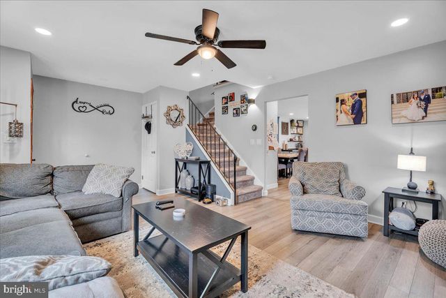 16 FOMALHAUT CT, Blackwood, NJ 08012