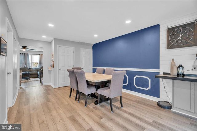 16 FOMALHAUT CT, Blackwood, NJ 08012