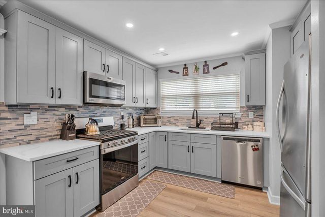 16 FOMALHAUT CT, Blackwood, NJ 08012