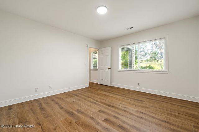 750 Zorn Ave 3, Louisville, KY 40206