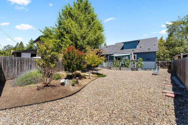 533 NW D Street, Grants Pass, OR 97526