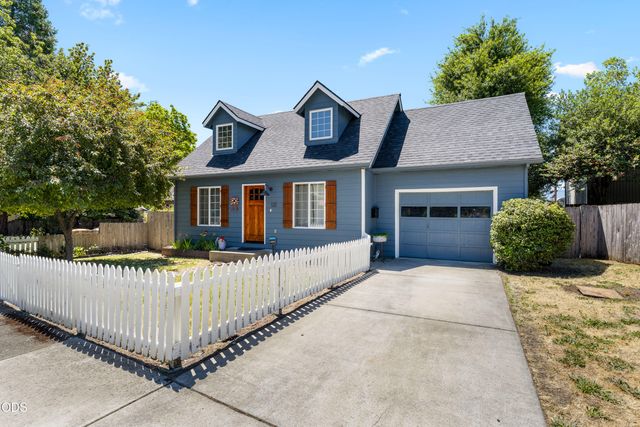 533 NW D Street, Grants Pass, OR 97526
