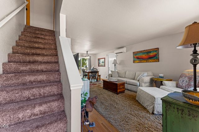 533 NW D Street, Grants Pass, OR 97526