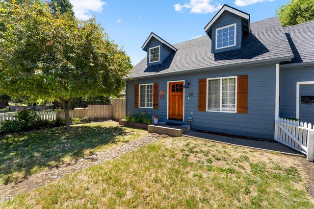 533 NW D Street, Grants Pass, OR 97526