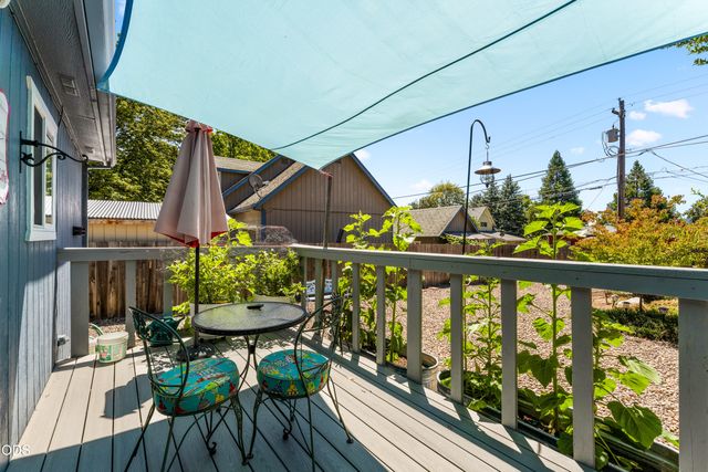533 NW D Street, Grants Pass, OR 97526
