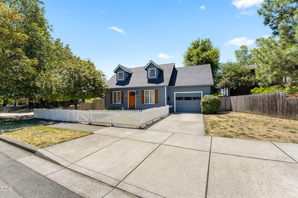 533 NW D Street, Grants Pass, OR 97526