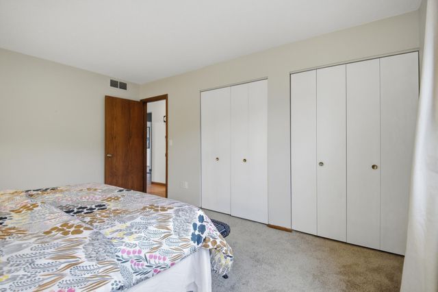 215 Elton Hills Drive NW 31, Rochester, MN 55901