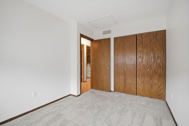 215 Elton Hills Drive NW 31, Rochester, MN 55901