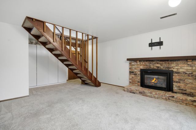 215 Elton Hills Drive NW 31, Rochester, MN 55901