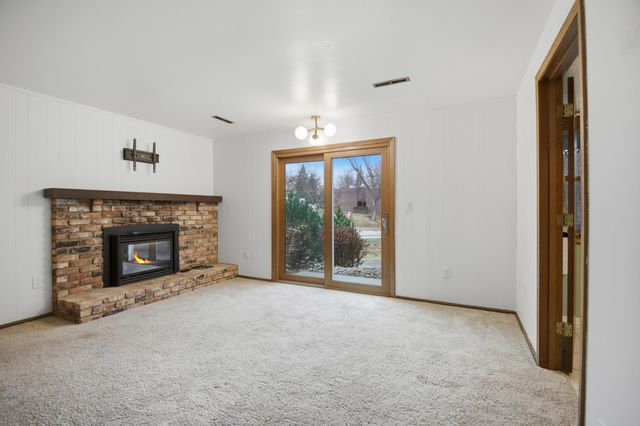 215 Elton Hills Drive NW 31, Rochester, MN 55901