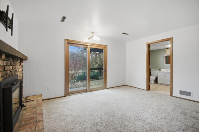 215 Elton Hills Drive NW 31, Rochester, MN 55901