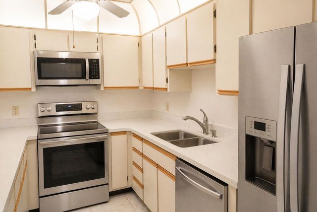 3302 SE Guinevere Lane B, Port St. Lucie, FL 34952