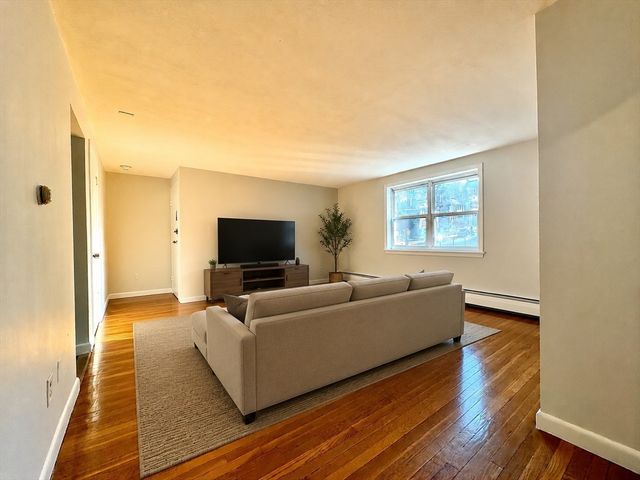 10 Vinal St 3, Boston, MA 02135