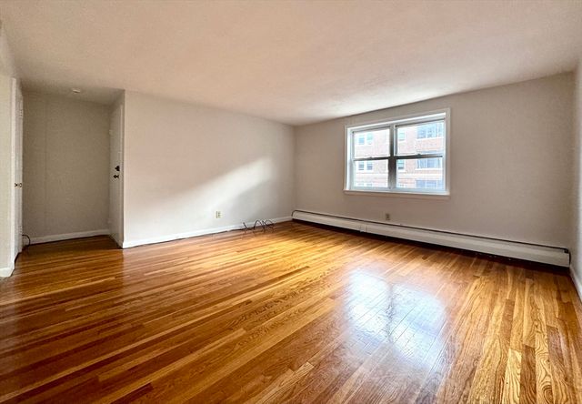 10 Vinal St 3, Boston, MA 02135