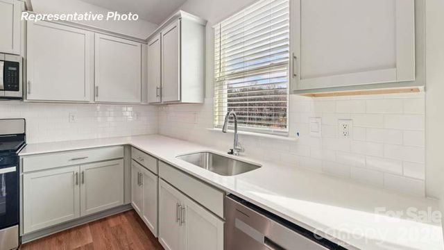 11403 Cardinal Creek Avenue, Charlotte, NC 28215