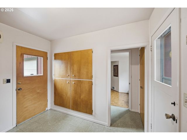 830 CHICAGO Ave, Bandon, OR 97411